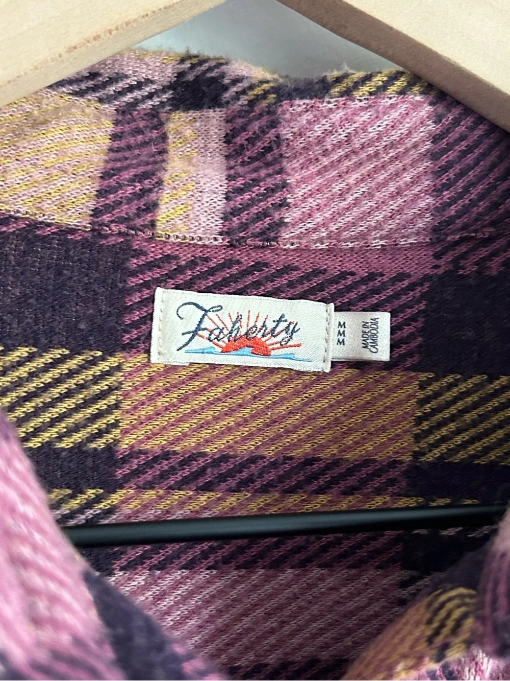 Faherty Womens Legend Flannel Plaid Button Down Shirt Size Medium Pink Orange - Picture 6 of 7